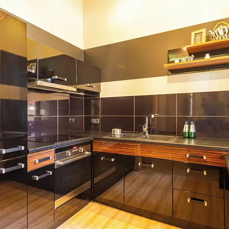 Africana By Grand Apartman